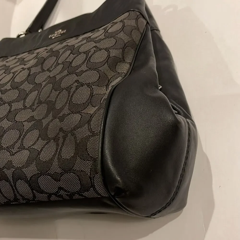 Coach Handbag in Canvas/ Leather With Silver color Hardware